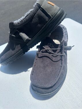 Men’s Hey Dude Wally Cozy Black Corduroy Slip-On Shoes *NWOT*